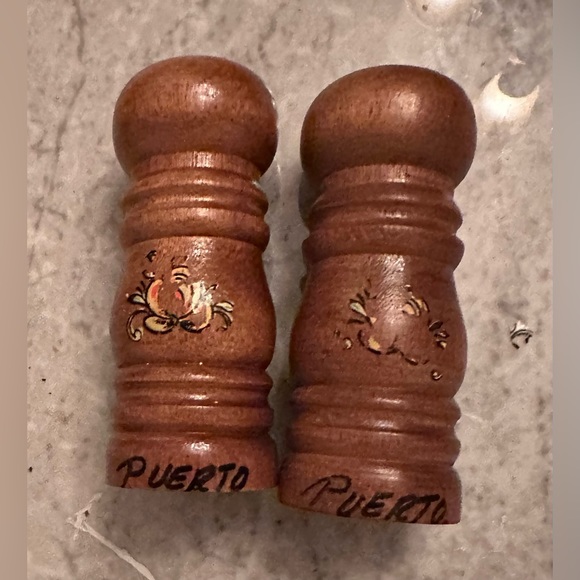 Vintage PUERTO Wooden Salt & Pepper Shaker Set - Picture 2 of 6